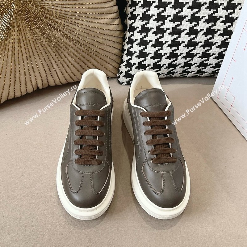 Alexander McQueen Oversized Retro Sneakers in Calfskin Leather Dark Grey 2024 1225 (SS-241225062)