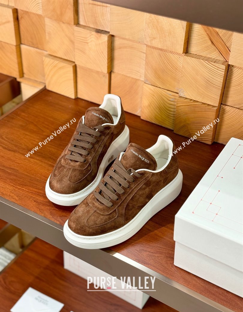 Alexander McQueen Oversized Retro Sneakers in Suede Dark Brown 2024 1113 (KL-241114012)