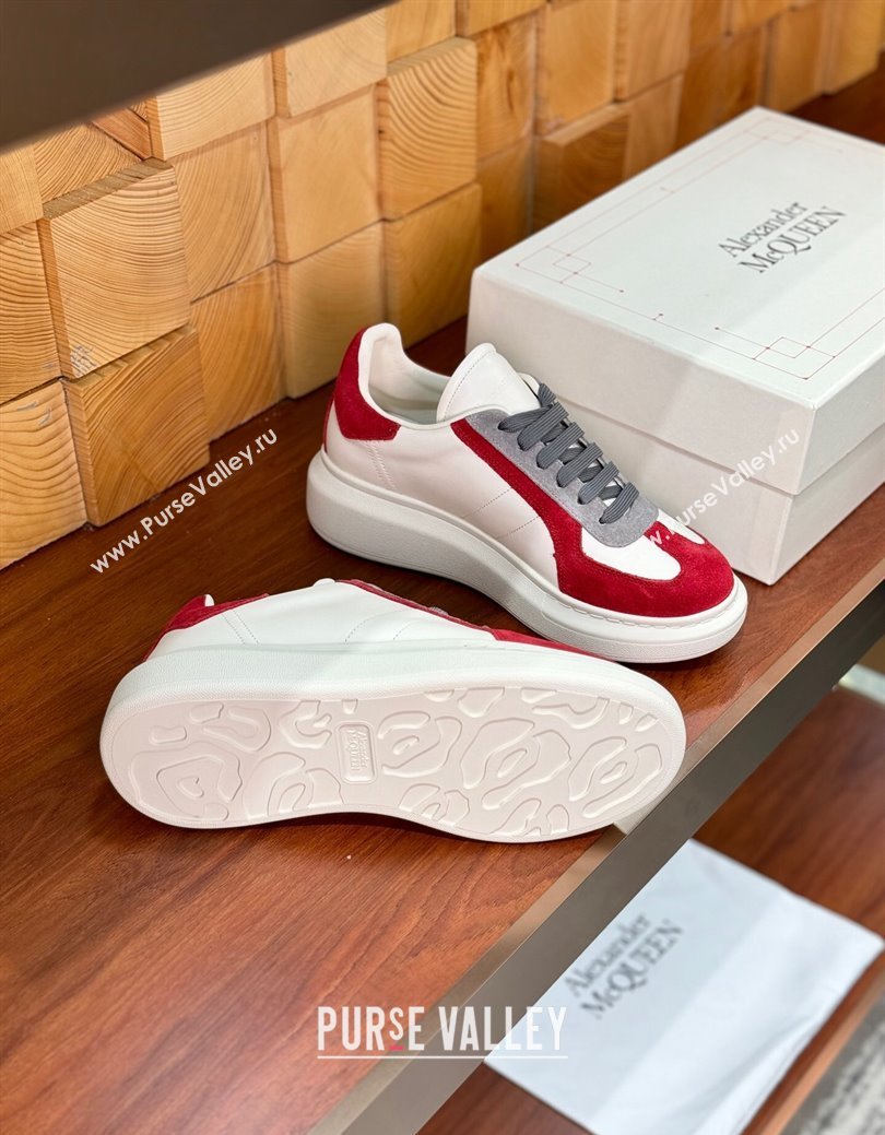 Alexander McQueen Oversized Retro Sneakers in Calfskin and Suede White/Red 2024 1114 (KL-241114016)