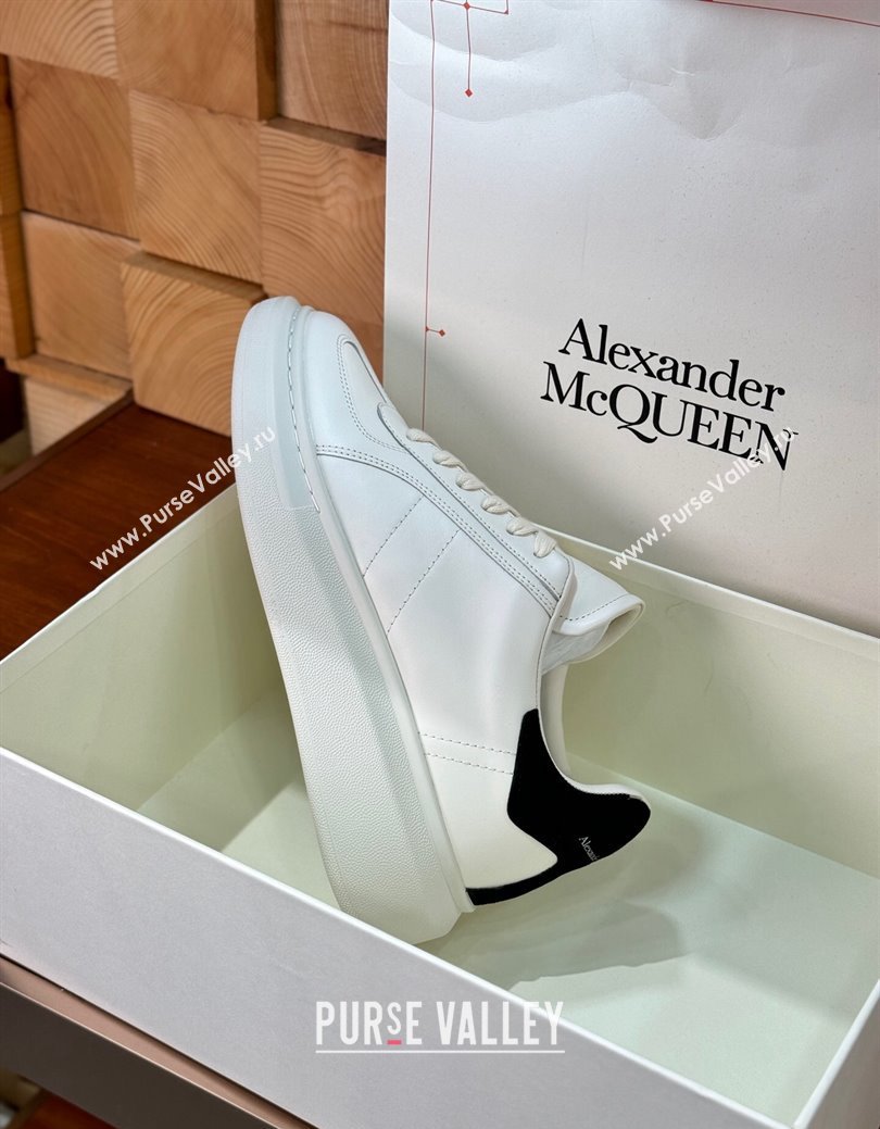 Alexander McQueen Oversized Retro Sneakers in Matte Silky Calfskin White/Black Tab 2024 (KL-241114017)