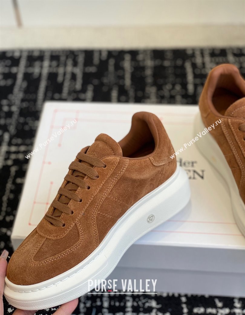 Alexander McQueen Oversized Retro Sneakers in Suede Brown 2024 1114 (KL-241114002)