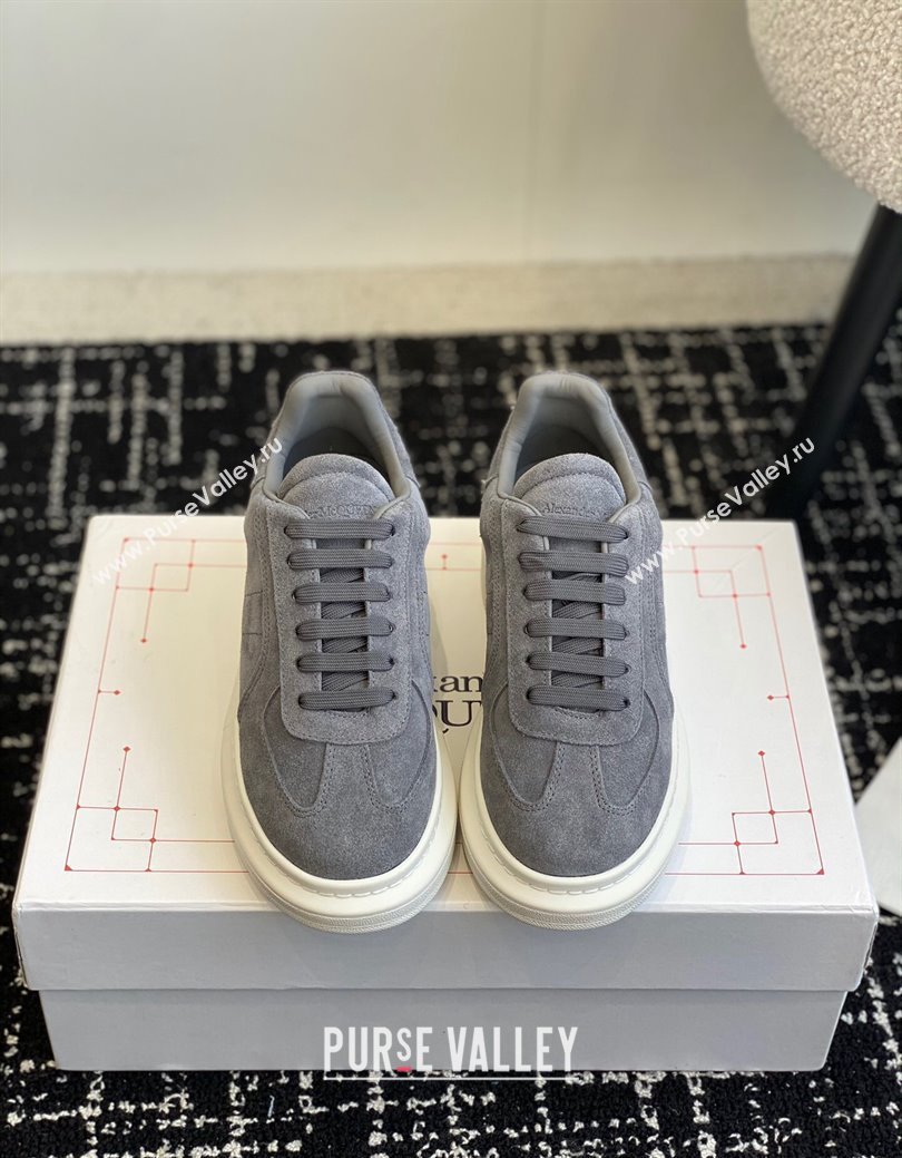 Alexander McQueen Oversized Retro Sneakers in Suede Dark Grey 2024 1114 (KL-241114003)