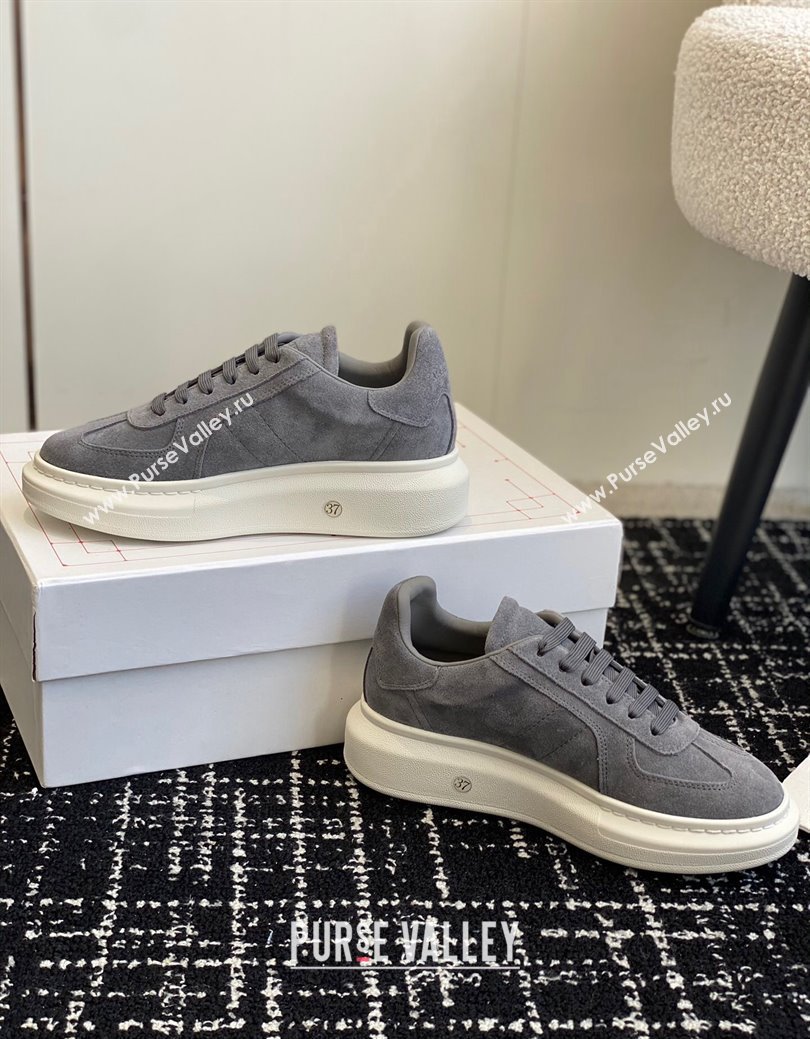 Alexander McQueen Oversized Retro Sneakers in Suede Dark Grey 2024 1114 (KL-241114003)