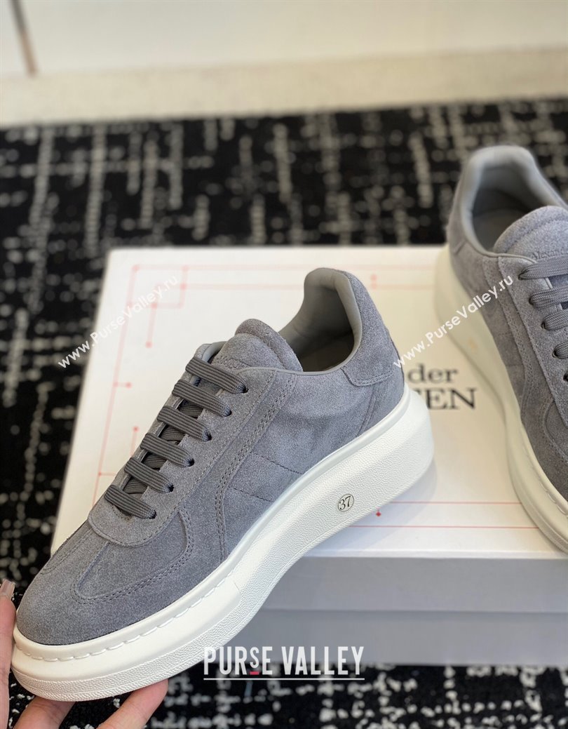 Alexander McQueen Oversized Retro Sneakers in Suede Dark Grey 2024 1114 (KL-241114003)