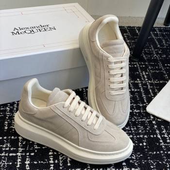 Alexander McQueen Oversized Retro Sneakers in Suede Light Grey 2024 1114 (KL-241114001)