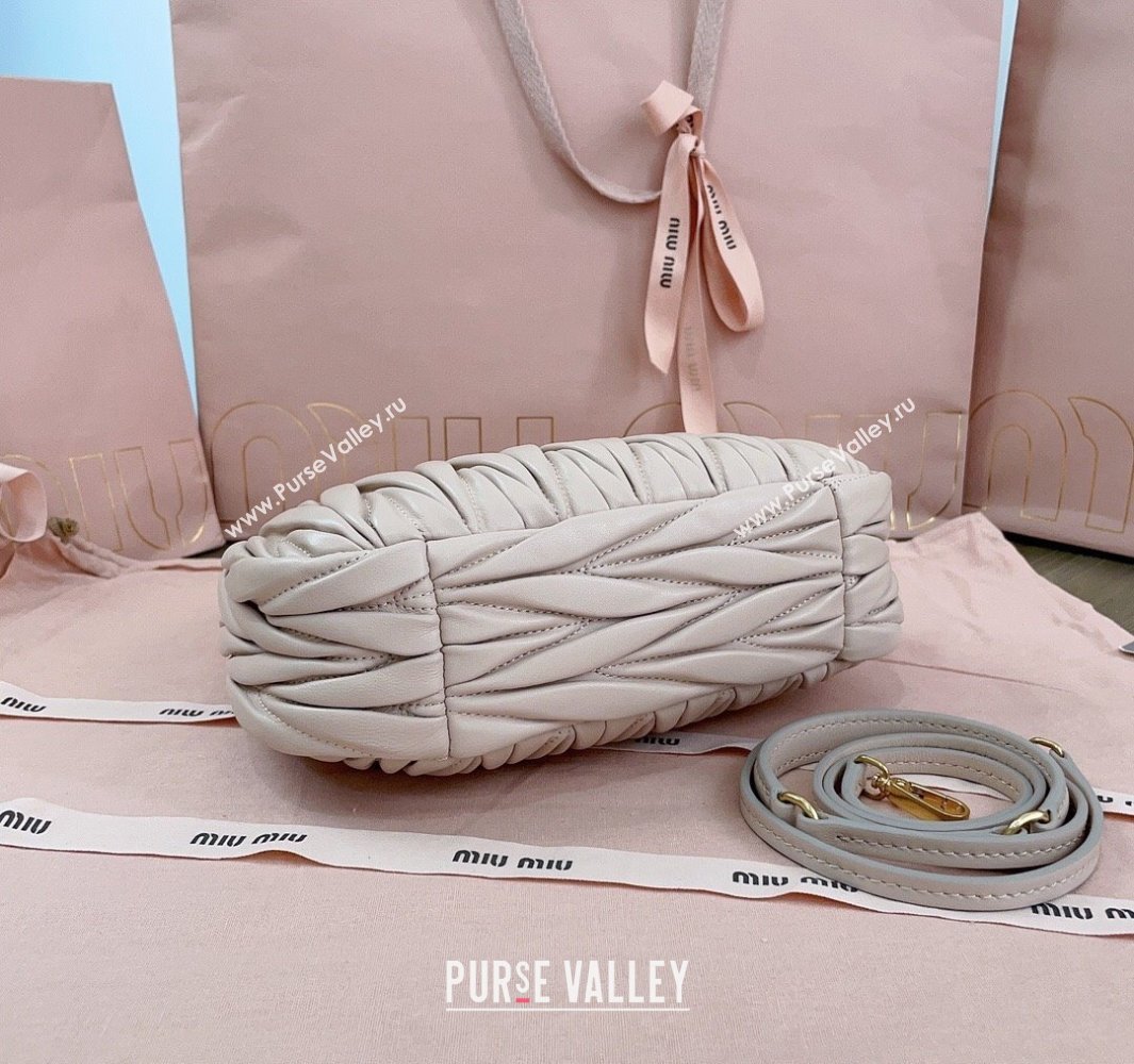 Miu Miu Wander Matelasse Nappa Leather Small Hobo bag 5BC125 Light Pink 2025 (JD-250520092)