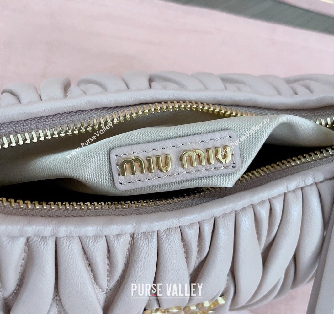 Miu Miu Wander Matelasse Nappa Leather Small Hobo bag 5BC125 Light Pink 2025 (JD-250520092)