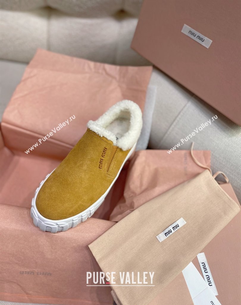 Miu Miu Suede Loafers in Suede and Wool Fur Yellow 2024 MM101402 (KL-241014014)