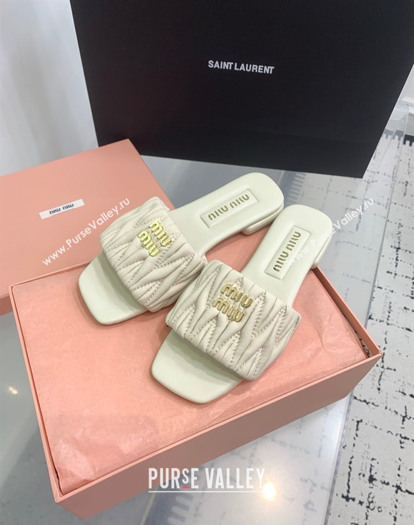 Miu Miu Matelasse Nappa Leather Flat Slides Sandal White 2025 5XX605 (KER-250426075)