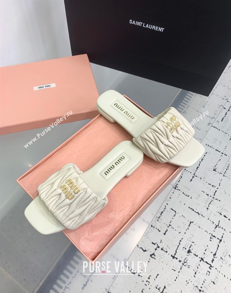 Miu Miu Matelasse Nappa Leather Flat Slides Sandal White 2025 5XX605 (KER-250426075)