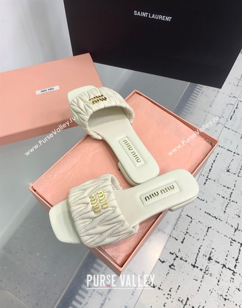 Miu Miu Matelasse Nappa Leather Flat Slides Sandal White 2025 5XX605 (KER-250426075)