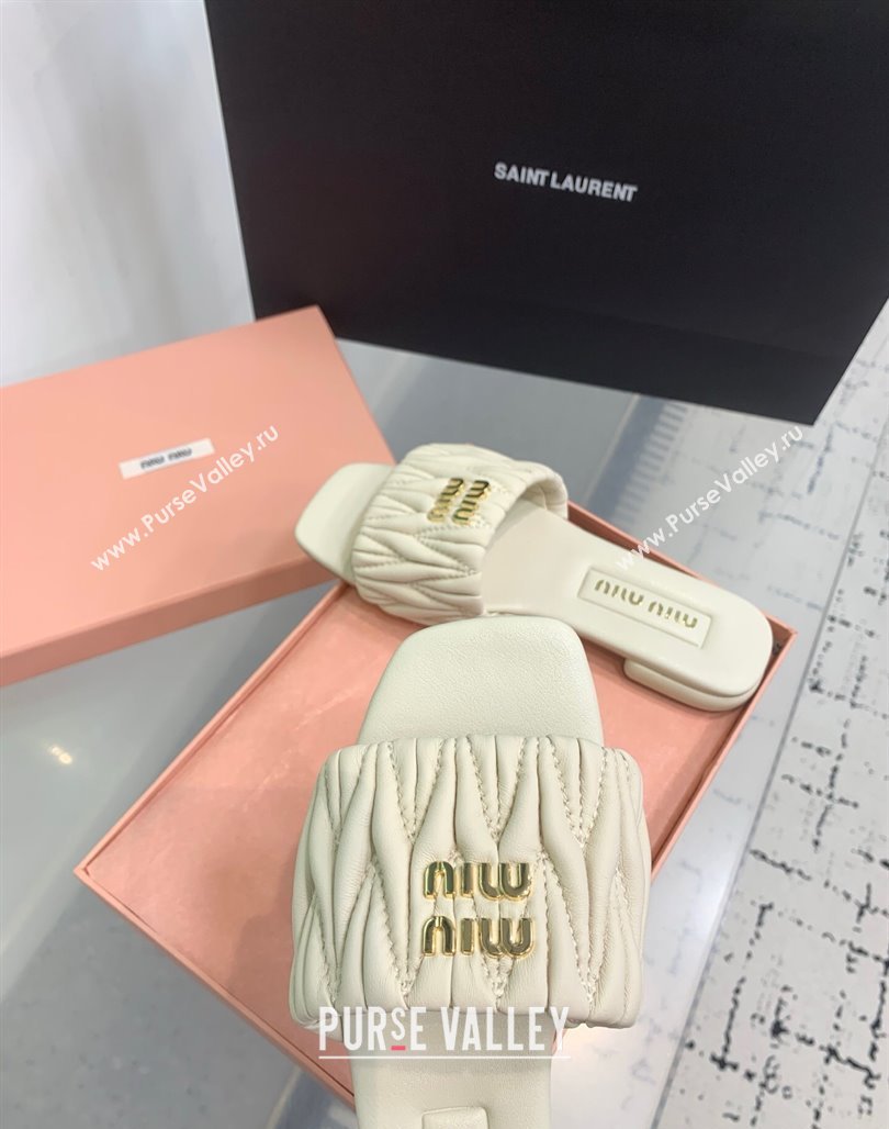 Miu Miu Matelasse Nappa Leather Flat Slides Sandal White 2025 5XX605 (KER-250426075)