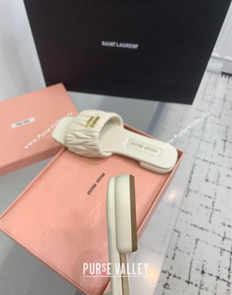 Miu Miu Matelasse Nappa Leather Flat Slides Sandal White 2025 5XX605 (KER-250426075)
