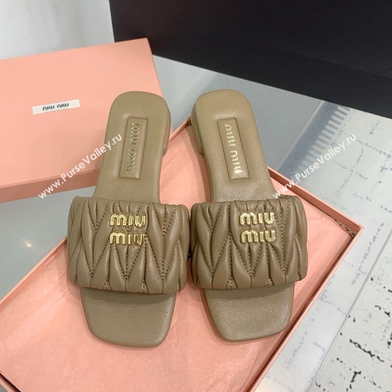 Miu Miu Matelasse Nappa Leather Flat Slides Sandal Khaki 2025 5XX605 (KER-250426078)