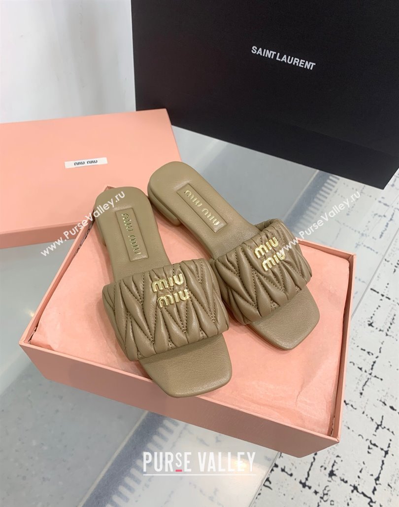 Miu Miu Matelasse Nappa Leather Flat Slides Sandal Khaki 2025 5XX605 (KER-250426078)