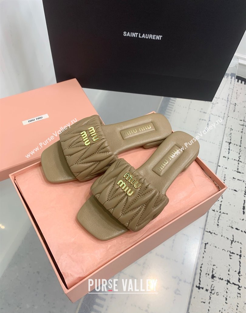 Miu Miu Matelasse Nappa Leather Flat Slides Sandal Khaki 2025 5XX605 (KER-250426078)