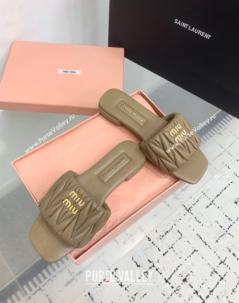 Miu Miu Matelasse Nappa Leather Flat Slides Sandal Khaki 2025 5XX605 (KER-250426078)