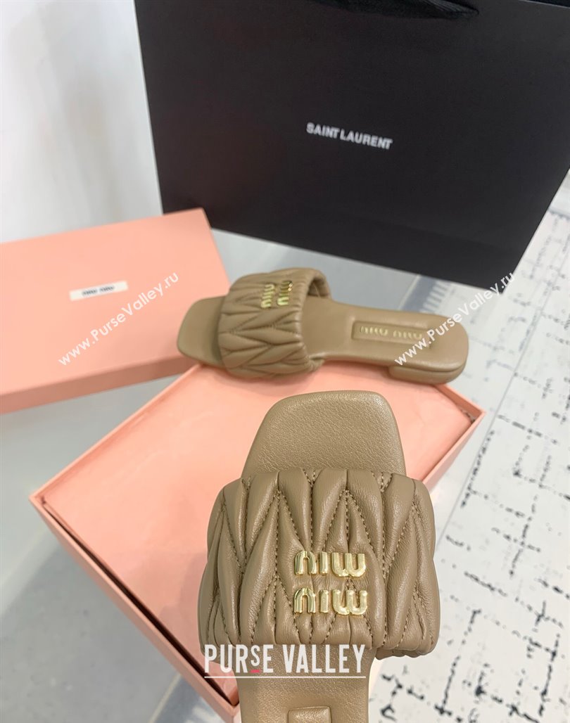 Miu Miu Matelasse Nappa Leather Flat Slides Sandal Khaki 2025 5XX605 (KER-250426078)