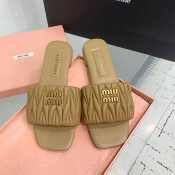 Miu Miu Matelasse Nappa Leather Flat Slides Sandal Light Brown 2025 5XX605 (KER-250426079)
