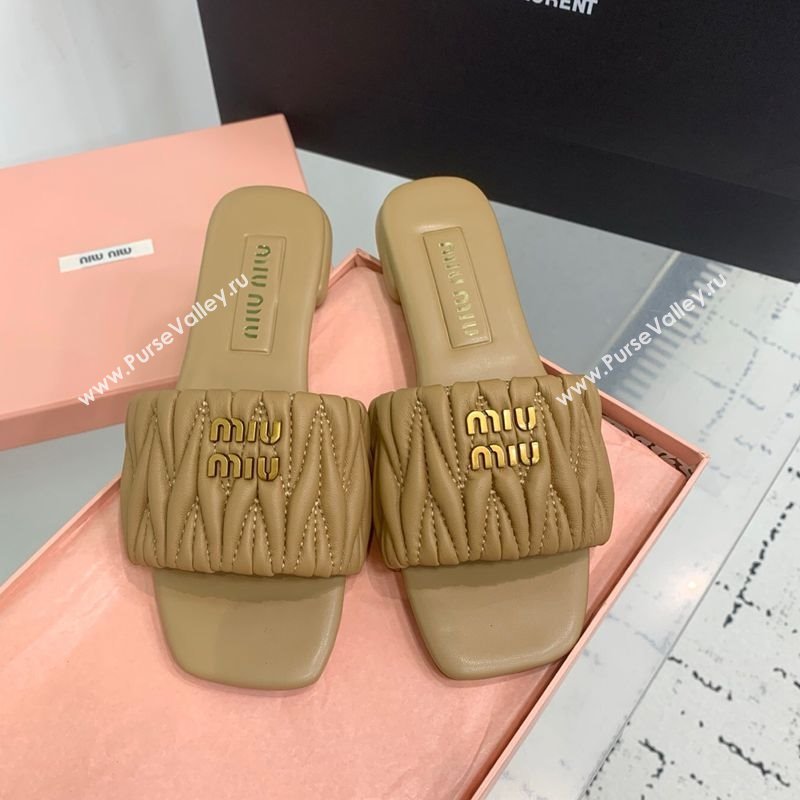 Miu Miu Matelasse Nappa Leather Flat Slides Sandal Light Brown 2025 5XX605 (KER-250426079)