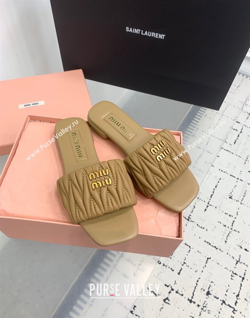 Miu Miu Matelasse Nappa Leather Flat Slides Sandal Light Brown 2025 5XX605 (KER-250426079)