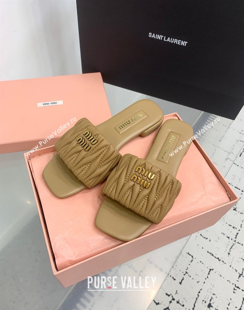Miu Miu Matelasse Nappa Leather Flat Slides Sandal Light Brown 2025 5XX605 (KER-250426079)