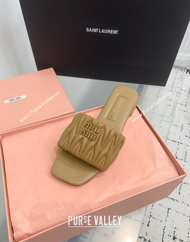 Miu Miu Matelasse Nappa Leather Flat Slides Sandal Light Brown 2025 5XX605 (KER-250426079)