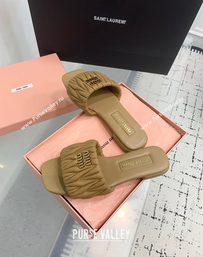 Miu Miu Matelasse Nappa Leather Flat Slides Sandal Light Brown 2025 5XX605 (KER-250426079)