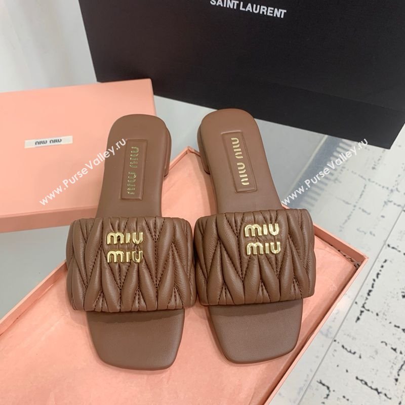 Miu Miu Matelasse Nappa Leather Flat Slides Sandal Brown2 2025 5XX605 (KER-250426080)