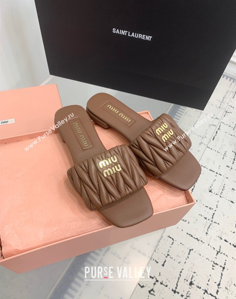 Miu Miu Matelasse Nappa Leather Flat Slides Sandal Brown2 2025 5XX605 (KER-250426080)