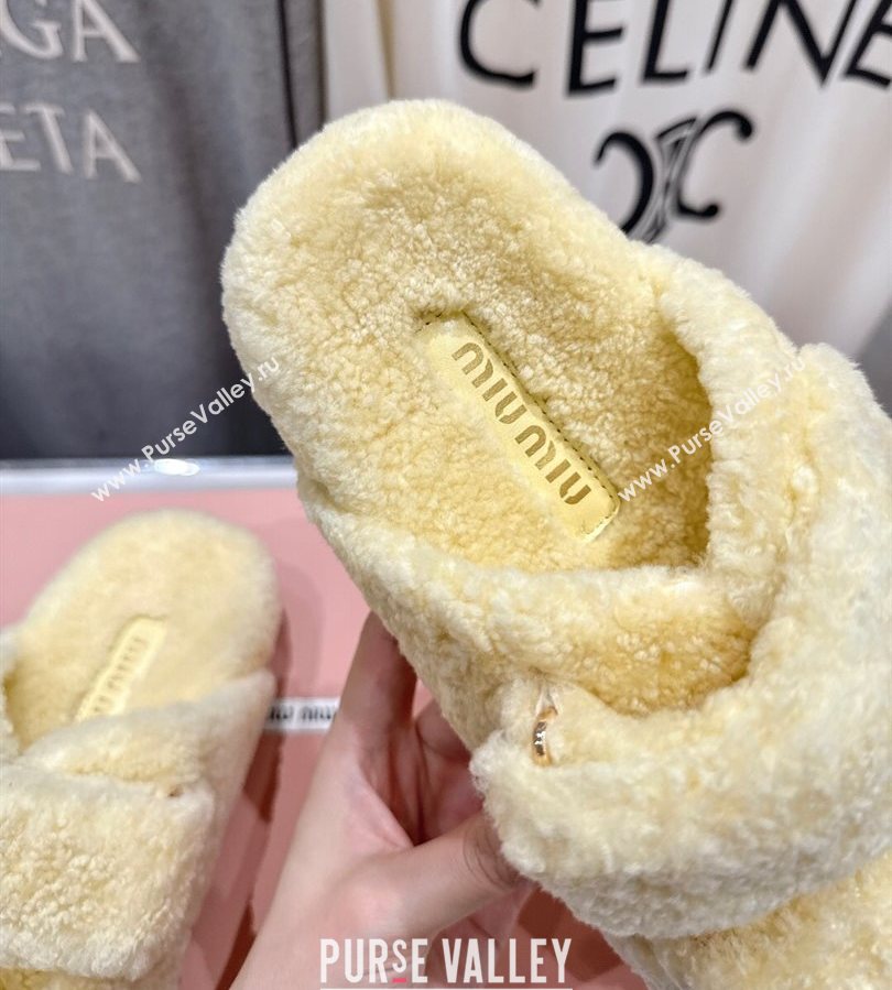 Miu Miu Shearling Strap Flat Slides Sandal Yellow 2025 MIU071001 (MD-250710087)