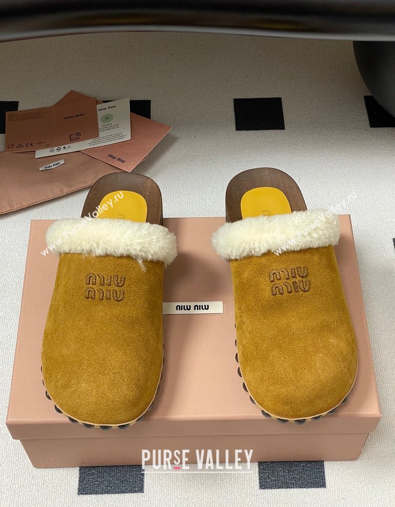 Miu Miu Suede and Wool Clogs Mules Yellow 2025 MIU082609 (MD-250826058)