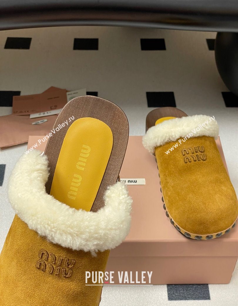 Miu Miu Suede and Wool Clogs Mules Yellow 2025 MIU082609 (MD-250826058)