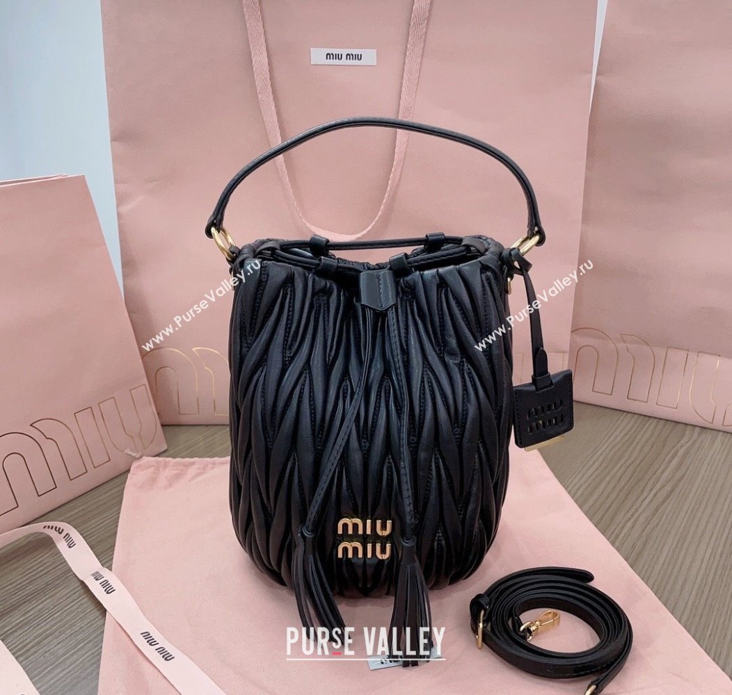 Miu Miu Matelasse nappa leather bucket bag 5BE084 Black 2025 (JD-250926016)