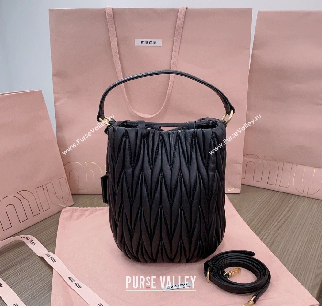Miu Miu Matelasse nappa leather bucket bag 5BE084 Black 2025 (JD-250926016)