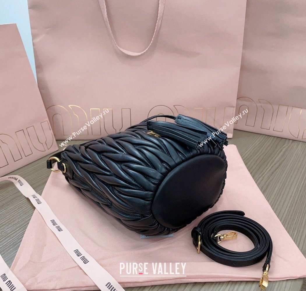 Miu Miu Matelasse nappa leather bucket bag 5BE084 Black 2025 (JD-250926016)