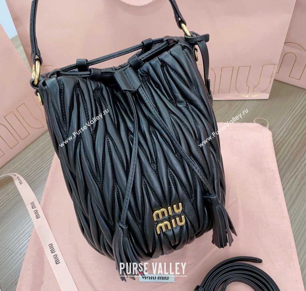 Miu Miu Matelasse nappa leather bucket bag 5BE084 Black 2025 (JD-250926016)