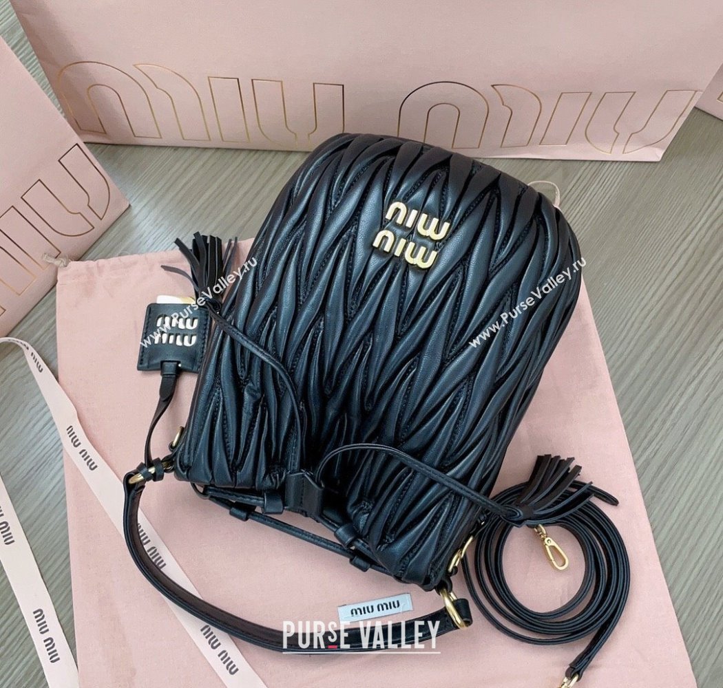 Miu Miu Matelasse nappa leather bucket bag 5BE084 Black 2025 (JD-250926016)