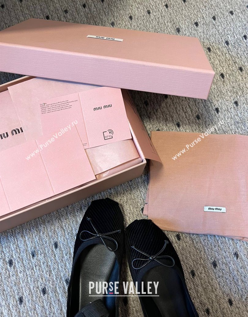 Miu Miu Corduroy Ballerinas Flat with Bow and Elastic Band Black 2025 5F794D (KL-251025034)