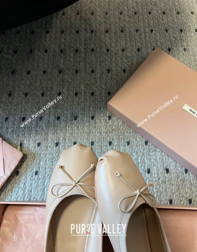 Miu Miu Leather Ballerinas Flat with Bow and Elastic Band Beige 2025 5F794D (KL-251025036)