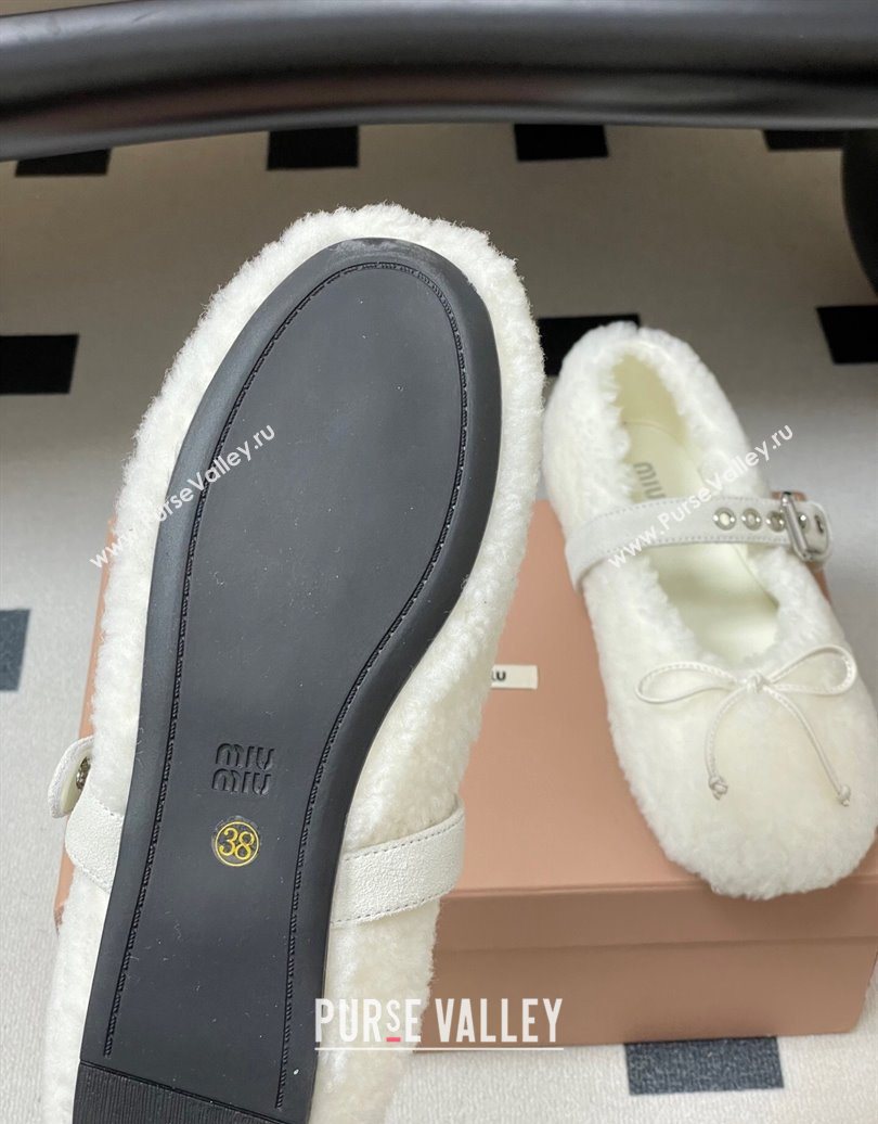 Miu Miu Shearling Ballerinas Flat with Buckle Strap White 2025 5F272E (MD-251025049)