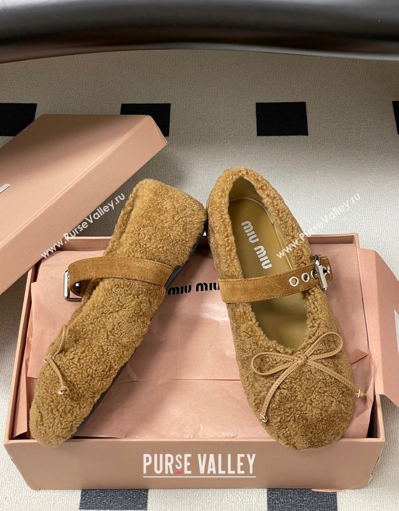 Miu Miu Shearling Ballerinas Flat with Buckle Strap Brown 2025 5F272E (MD-251025050)