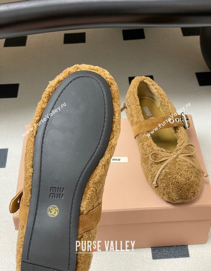 Miu Miu Shearling Ballerinas Flat with Buckle Strap Brown 2025 5F272E (MD-251025050)
