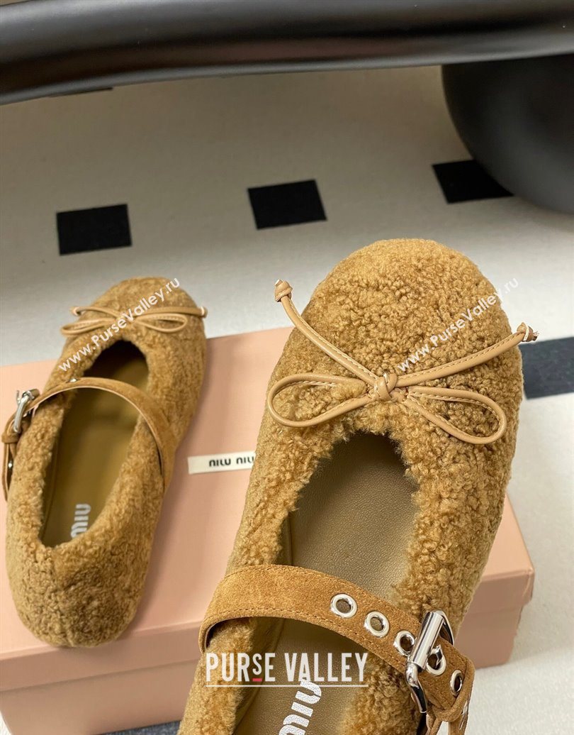 Miu Miu Shearling Ballerinas Flat with Buckle Strap Brown 2025 5F272E (MD-251025050)