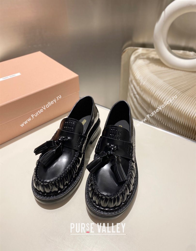 Miu Miu Tassel Loafers in Polished Leather Black 2025 5D497E (MD-251025003)