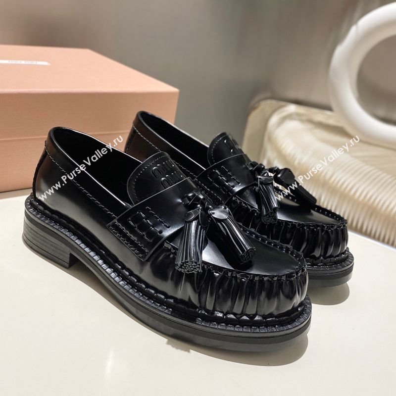 Miu Miu Tassel Loafers in Polished Leather Black 2025 5D497E (MD-251025003)