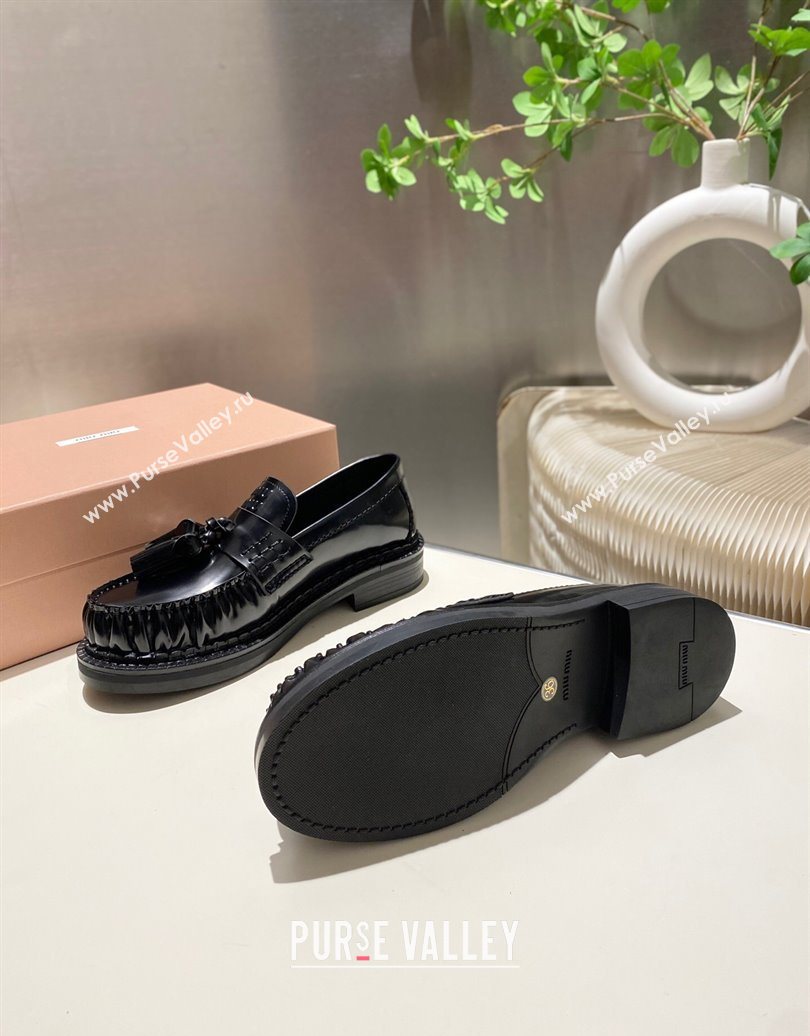 Miu Miu Tassel Loafers in Polished Leather Black 2025 5D497E (MD-251025003)