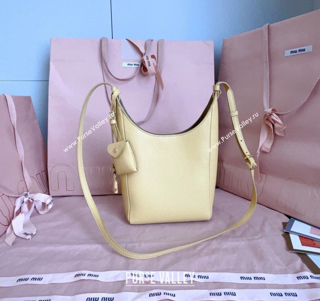 Miu Miu Leather bucket bag Ginista Yellow 2025 5BE099 (JD-251121059)