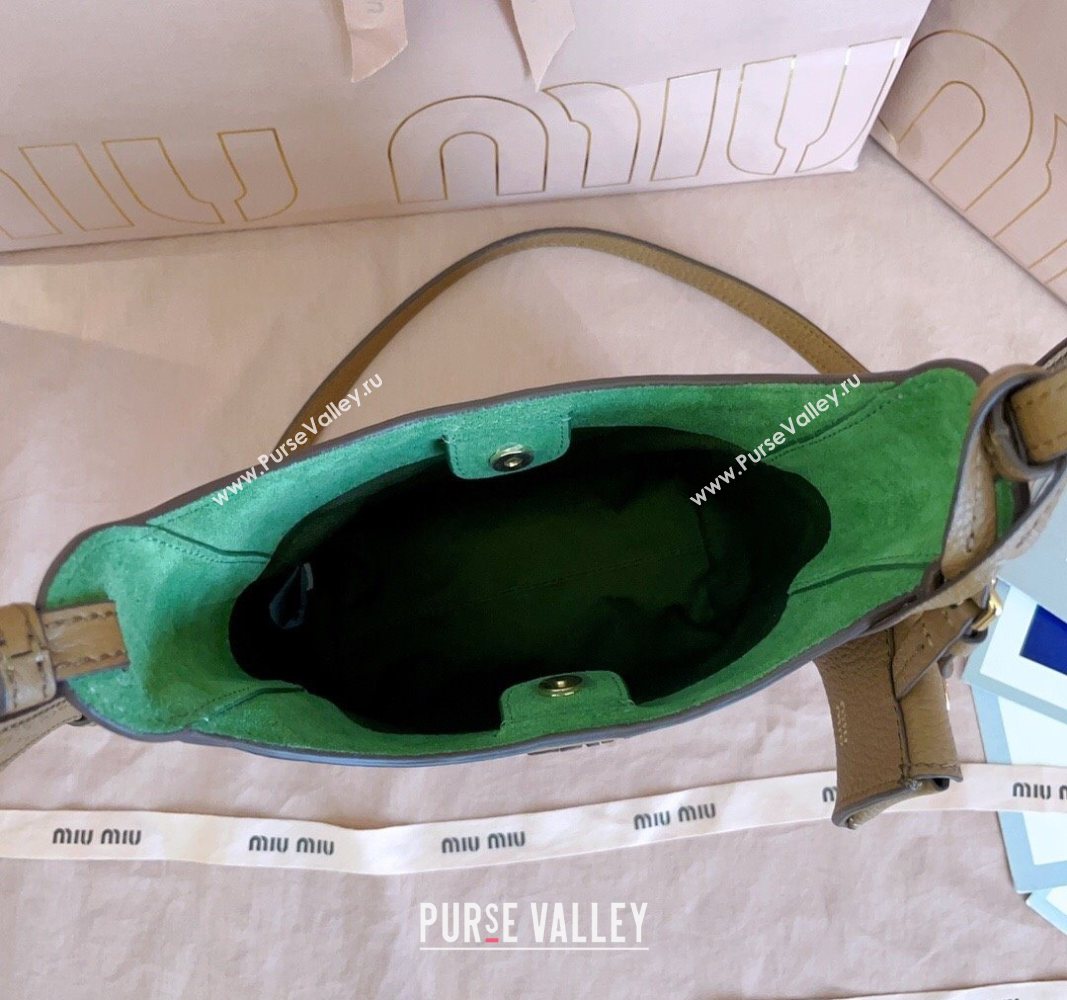 Miu Miu Leather bucket bag Caramel Brown 2025 5BE099 (JD-251121062)