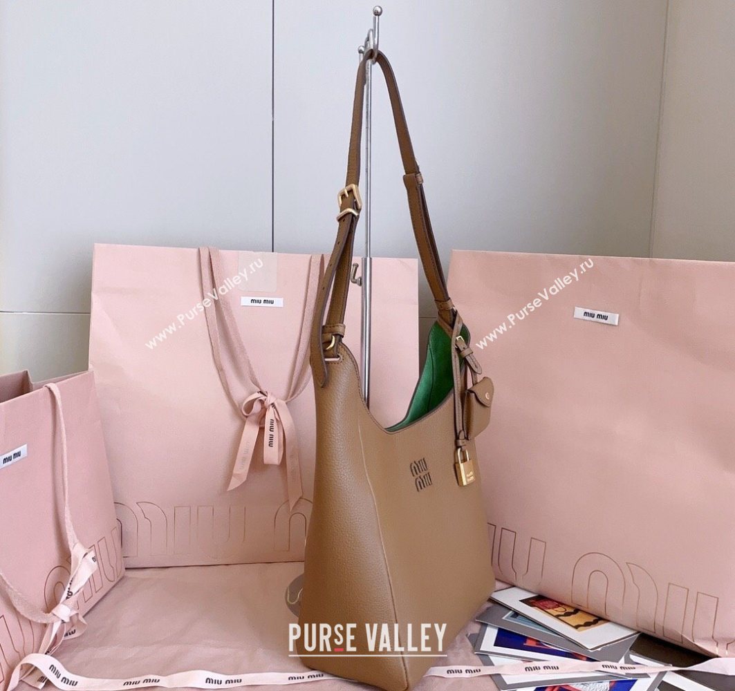 Miu Miu Leather bucket bag Caramel Brown 2025 5BE098 (JD-251121066)